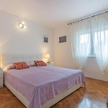 Awesome Apartment In Fazana With Wifi Exteriör bild