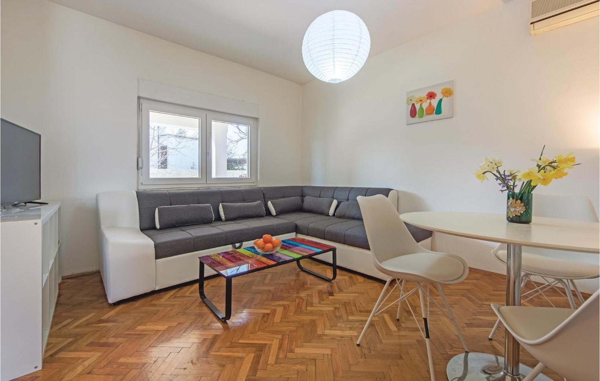 Awesome Apartment In Fazana With Wifi Exteriör bild